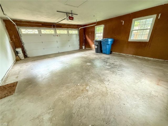 912 Marshall CIR, Virginia Beach, VA 23454