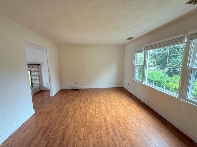 912 Marshall CIR, Virginia Beach, VA 23454