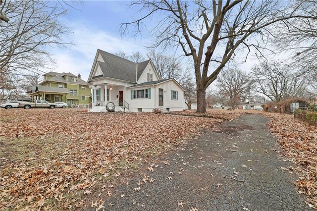 406 S Russell Street, Odessa, MO 64076