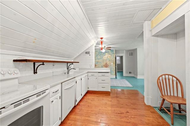 406 S Russell Street, Odessa, MO 64076