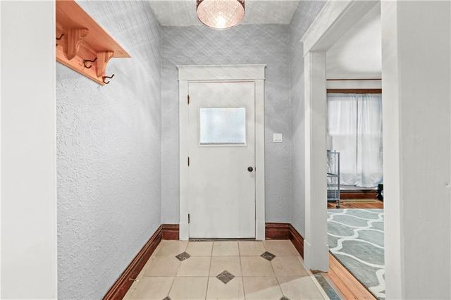 406 S Russell Street, Odessa, MO 64076