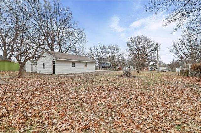 406 S Russell Street, Odessa, MO 64076