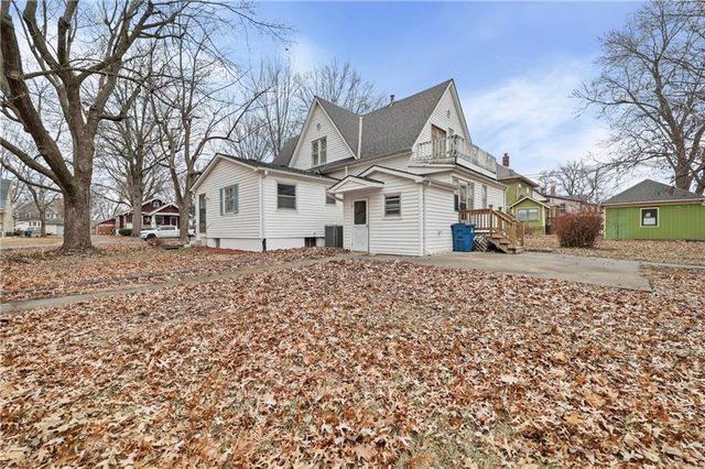 406 S Russell Street, Odessa, MO 64076