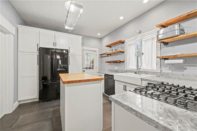 406 S Russell Street, Odessa, MO 64076