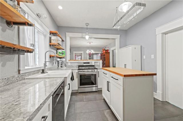 406 S Russell Street, Odessa, MO 64076