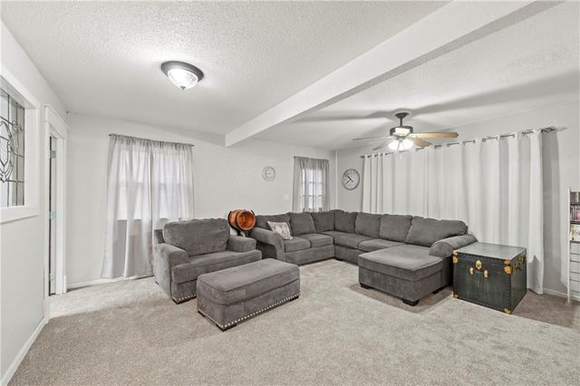 406 S Russell Street, Odessa, MO 64076