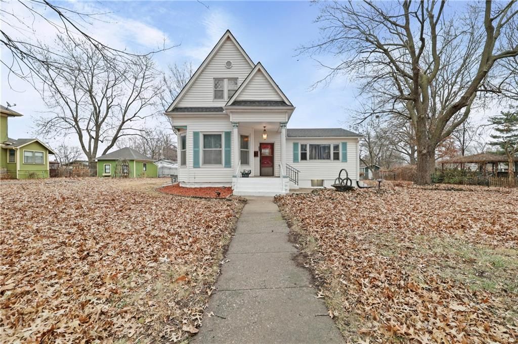 406 S Russell Street, Odessa, MO 64076