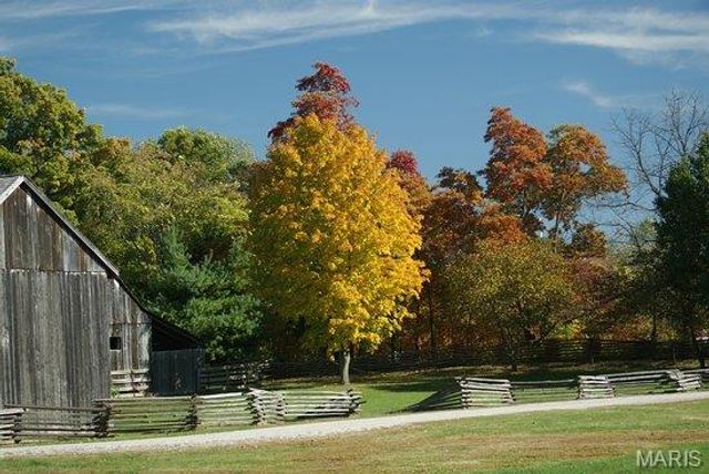 14342 Lake Tahoe Drive, Chesterfield, MO 63017