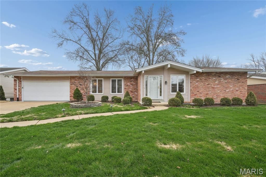 14342 Lake Tahoe Drive, Chesterfield, MO 63017