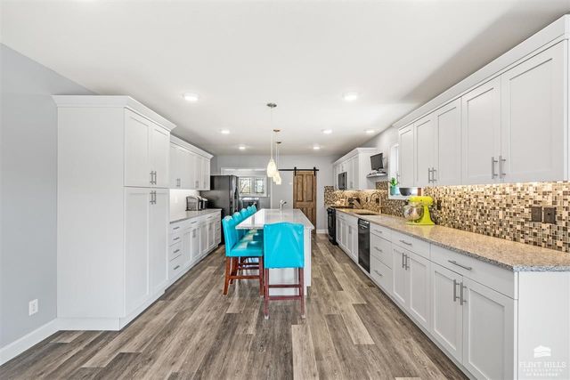 3673 Stewart Farm Road, Wamego, KS 66547