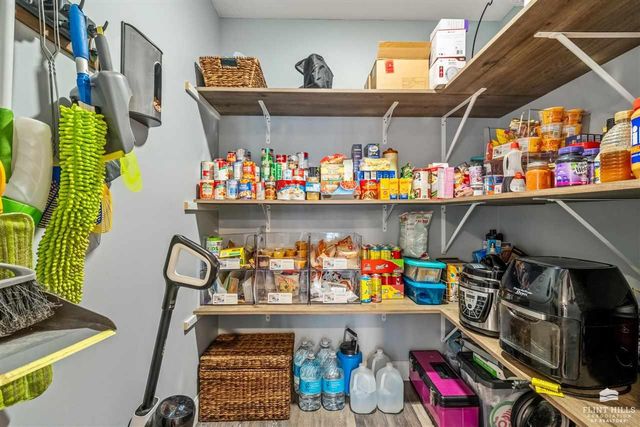 3673 Stewart Farm Road, Wamego, KS 66547