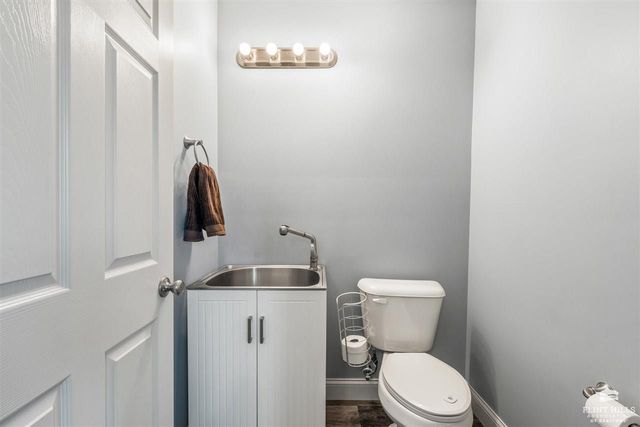 3673 Stewart Farm Road, Wamego, KS 66547