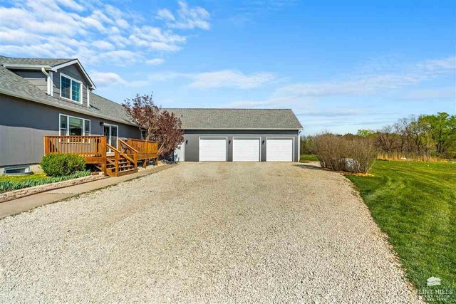 3673 Stewart Farm Road, Wamego, KS 66547