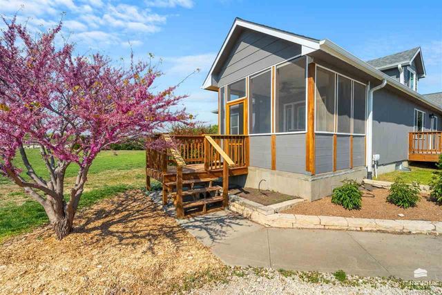 3673 Stewart Farm Road, Wamego, KS 66547