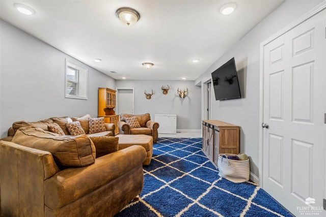 3673 Stewart Farm Road, Wamego, KS 66547