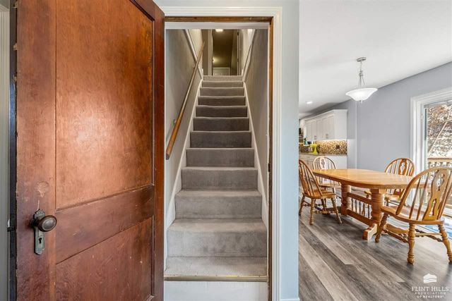 3673 Stewart Farm Road, Wamego, KS 66547