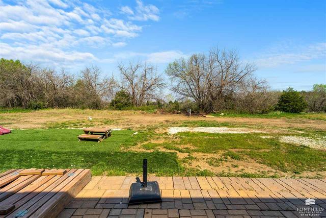 3673 Stewart Farm Road, Wamego, KS 66547