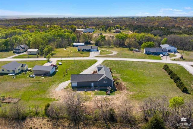 3673 Stewart Farm Road, Wamego, KS 66547