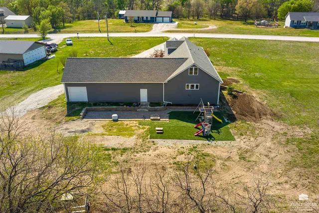 3673 Stewart Farm Road, Wamego, KS 66547