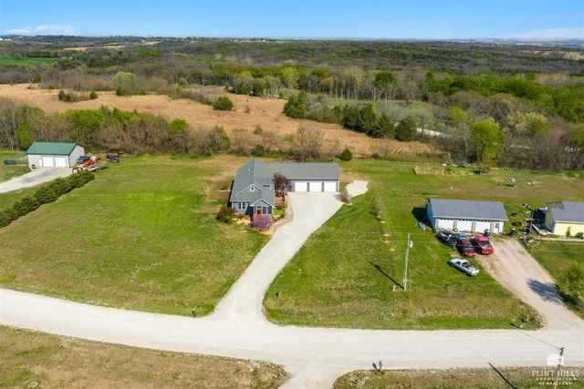 3673 Stewart Farm Road, Wamego, KS 66547