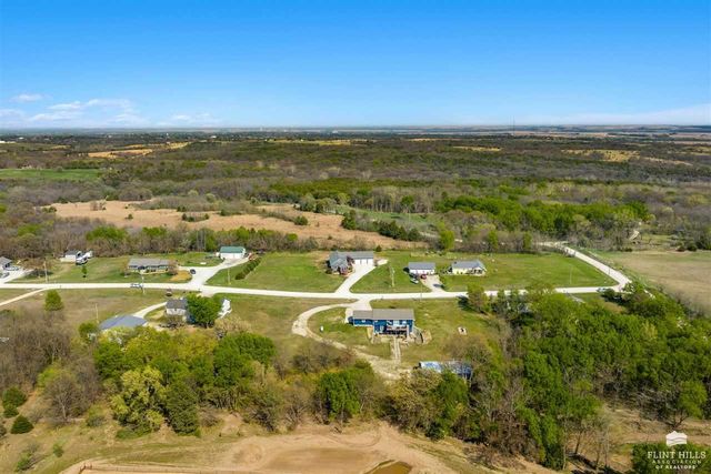 3673 Stewart Farm Road, Wamego, KS 66547