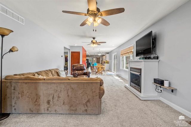 3673 Stewart Farm Road, Wamego, KS 66547