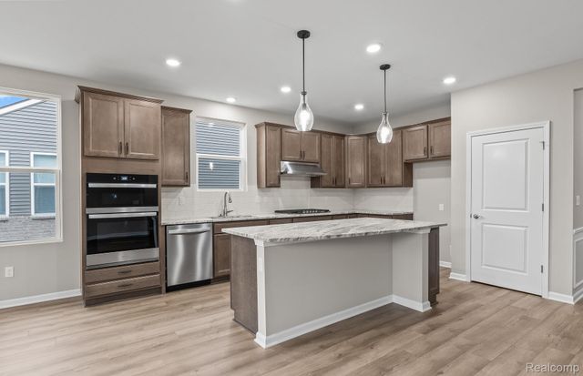 16104 Conifer Lane, Clinton Charter Township, MI 48038
