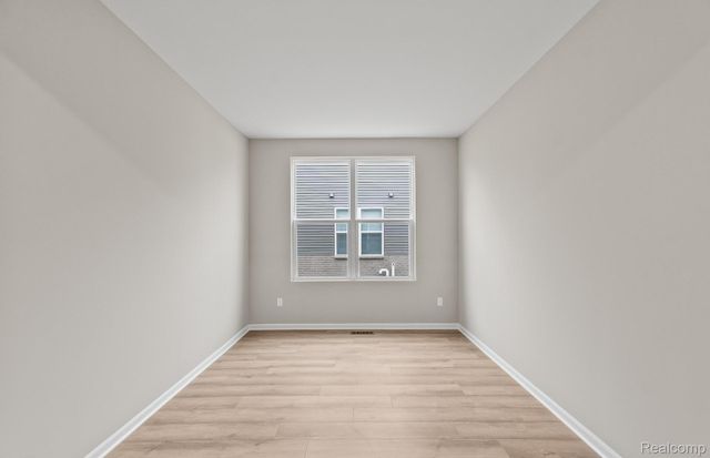 16104 Conifer Lane, Clinton Charter Township, MI 48038
