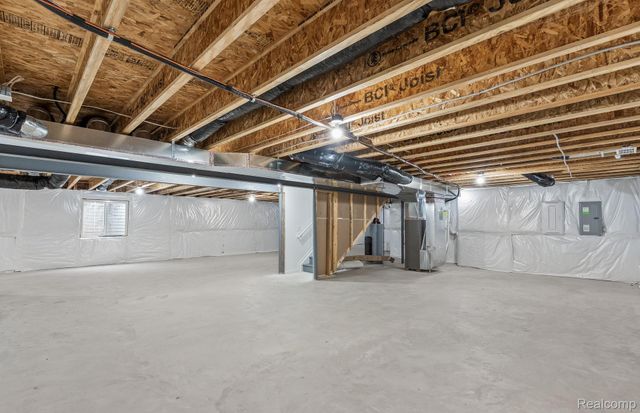 16104 Conifer Lane, Clinton Charter Township, MI 48038