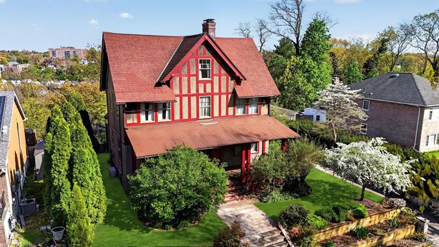 34 Winnebago Road, Yonkers, NY 10710