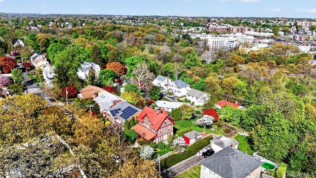34 Winnebago Road, Yonkers, NY 10710