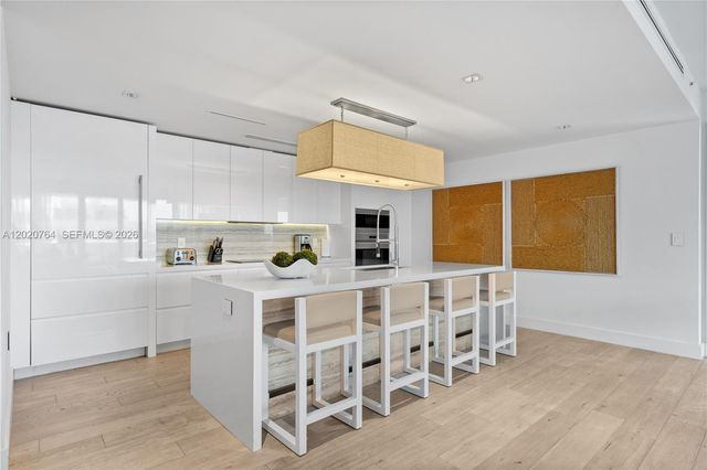 102 24th St PH-1706, Miami Beach, FL 33139