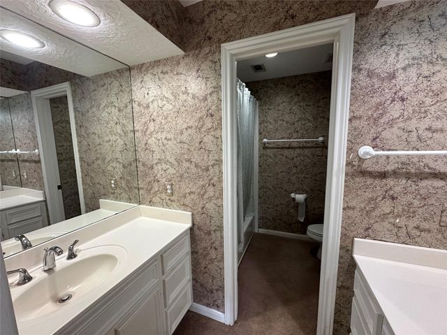 443 N Rivershire Drive, Conroe, TX 77304