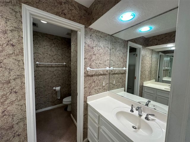 443 N Rivershire Drive, Conroe, TX 77304