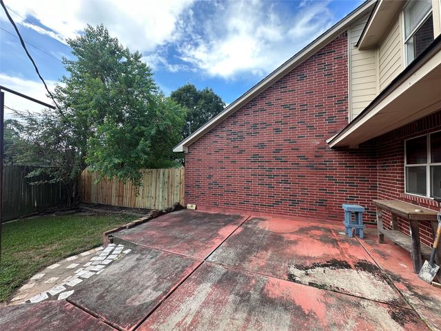 443 N Rivershire Drive, Conroe, TX 77304