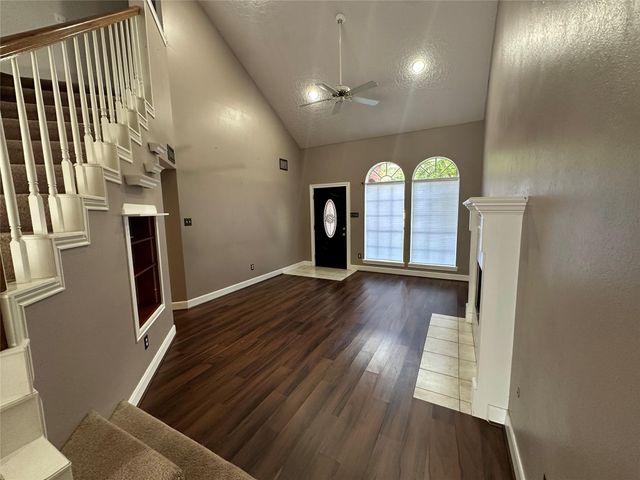 443 N Rivershire Drive, Conroe, TX 77304