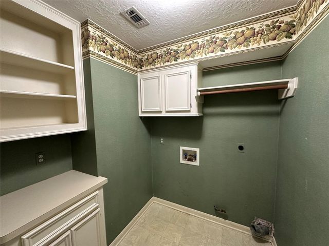 443 N Rivershire Drive, Conroe, TX 77304