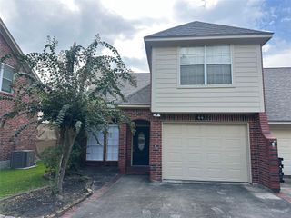 443 N Rivershire Drive, Conroe, TX 77304