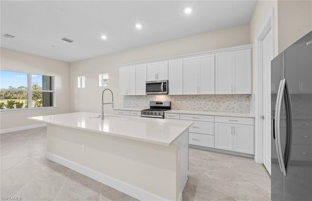 7136 Chapel Creek LN, North Fort Myers, FL 33917