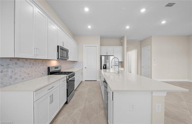 7136 Chapel Creek LN, North Fort Myers, FL 33917