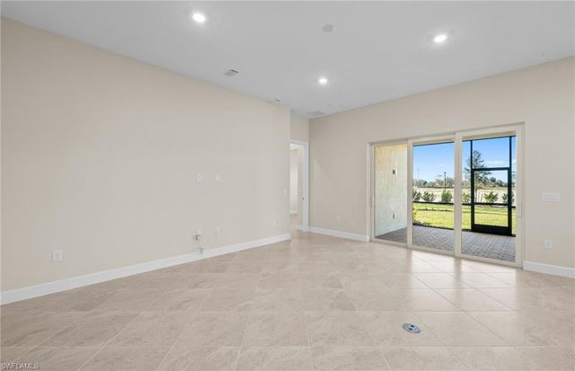 7136 Chapel Creek LN, North Fort Myers, FL 33917