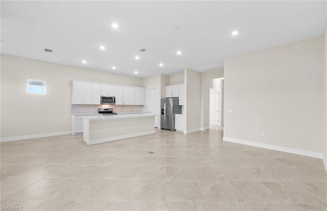 7136 Chapel Creek LN, North Fort Myers, FL 33917