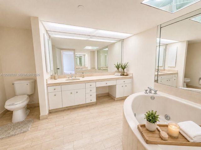 19707 Turnberry Way 7F, Aventura, FL 33180