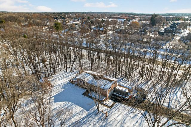 861 Willow Ridge 1, Hudson, WI 54016