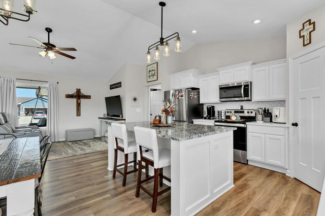 291 W Dusk Dr, Rose Hill, KS 67133