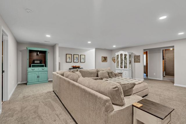 291 W Dusk Dr, Rose Hill, KS 67133