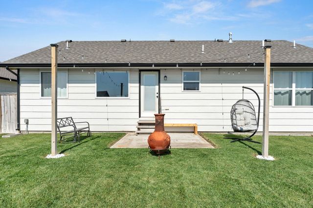 291 W Dusk Dr, Rose Hill, KS 67133