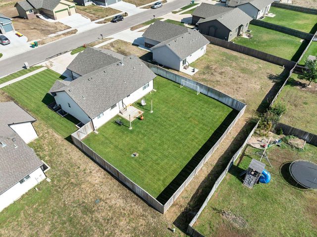 291 W Dusk Dr, Rose Hill, KS 67133