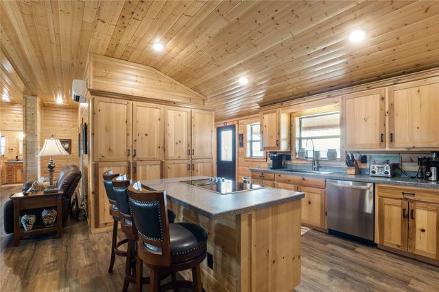 2290 Brooks Lane, Sadler, TX 76264