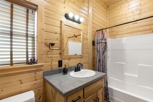 2290 Brooks Lane, Sadler, TX 76264